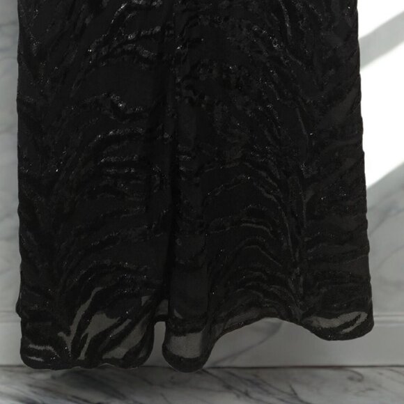 ✨ NBD “The Mira” Black Sequin Maxi Skirt – Elegant Evening Glam ✨ - Picture 3 of 6